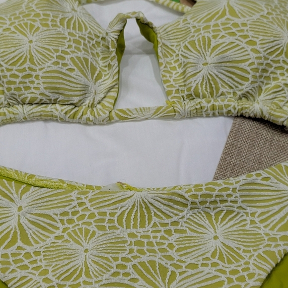 NWT /Berlook / Medium Large / Light Green Floral Jacquard Cut Out Bikini Set - Picture 2 of 3
